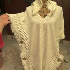 Elegant White Fringed Women's Sweater